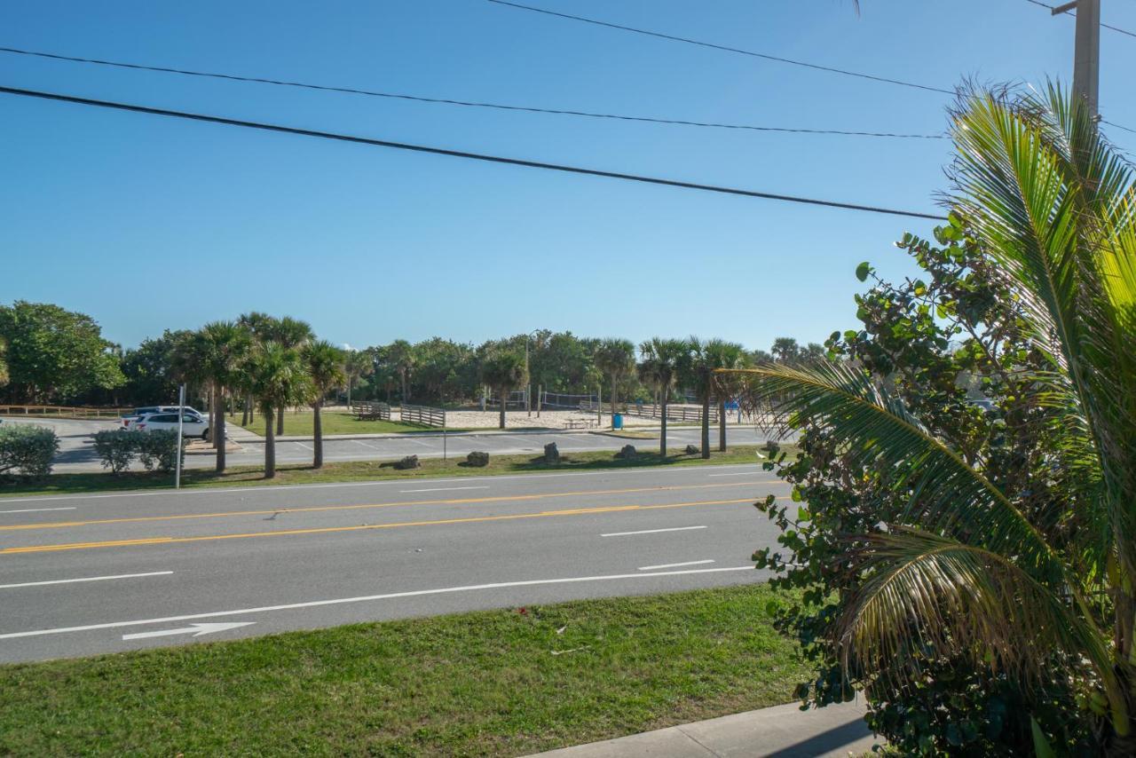 Beachside Serenity Escape - Private 3Br And 2Ba, Dog Friendly Duplex Oasis, Steps To Shore! Melbourne Extérieur photo